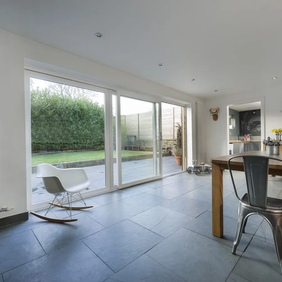 Patio Raynes Park