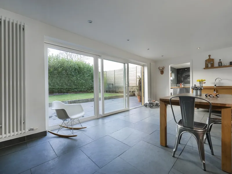 Sliding Windows — Gallery Raynes Park